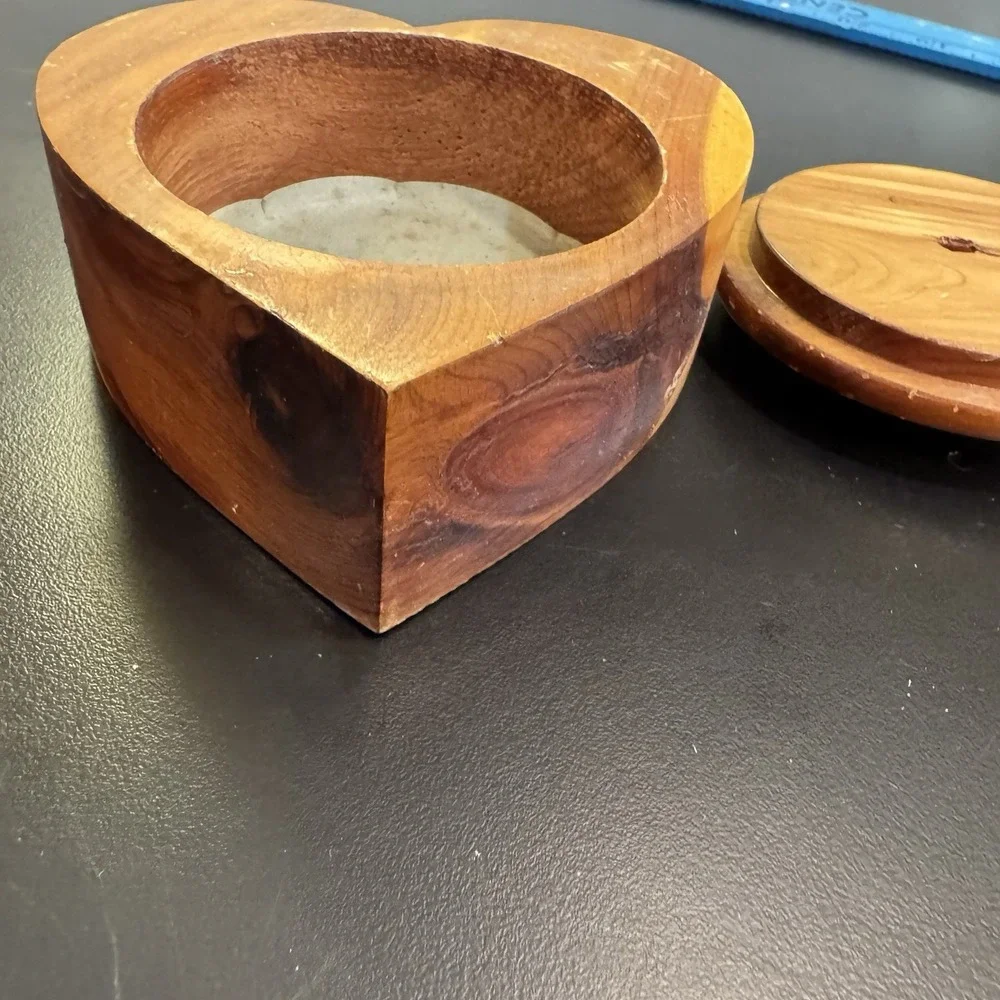 Heart Shaped Wood Trinket Box with Lid Beautiful Woood Grain‎ Unique